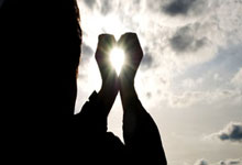 雷火电竞平台-当紫金军团遇上日耳曼战车：一场改写体育商业版图的跨界烽烟