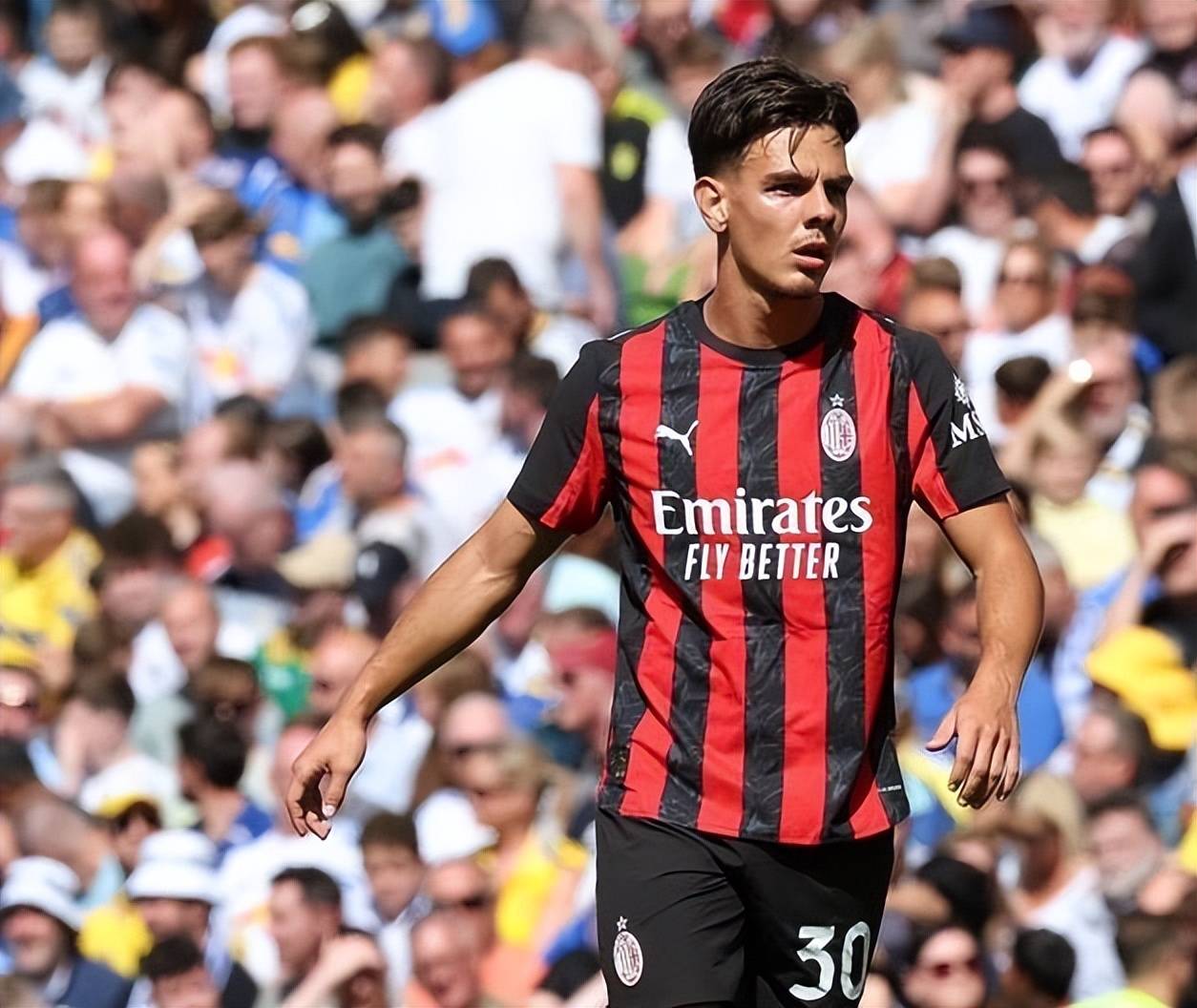 AC米兰新援入选首发，展现实力