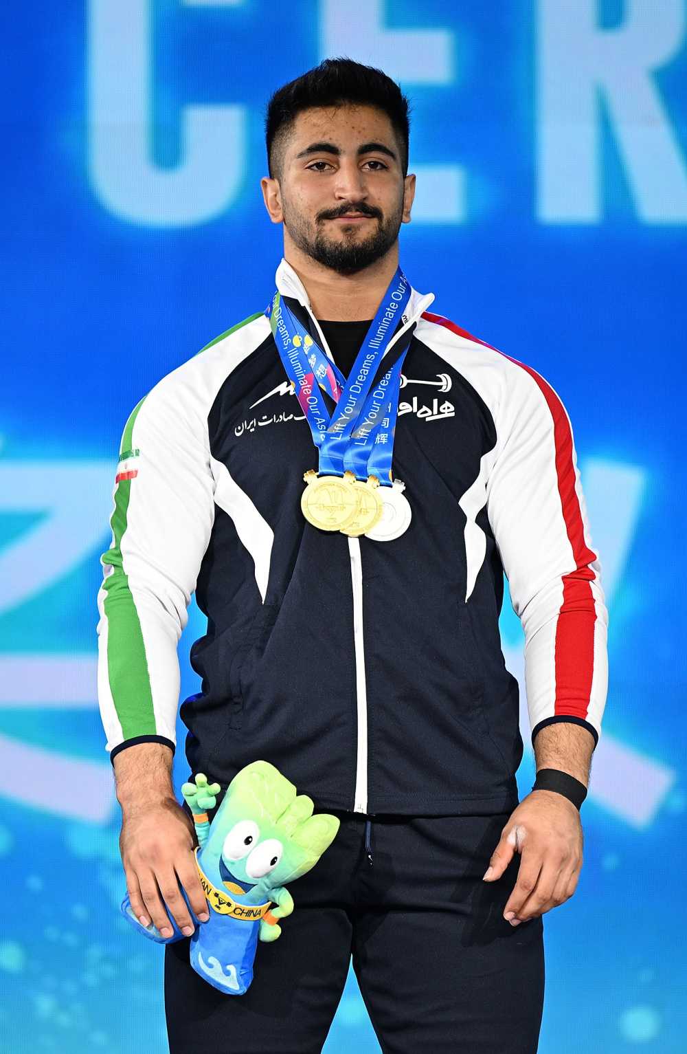 雷火电竞充值-举重比赛中，加拿大选手挺进半决赛