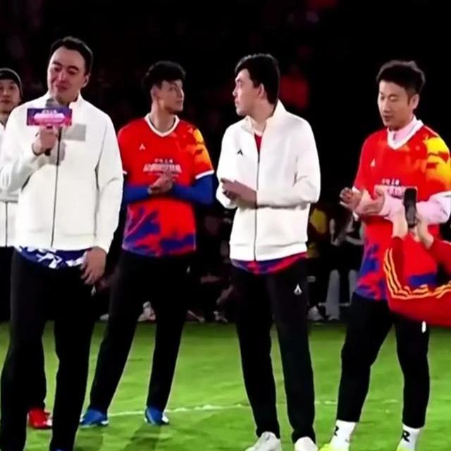 雷火电竞简介-著名球员正式退役，举行告别仪式