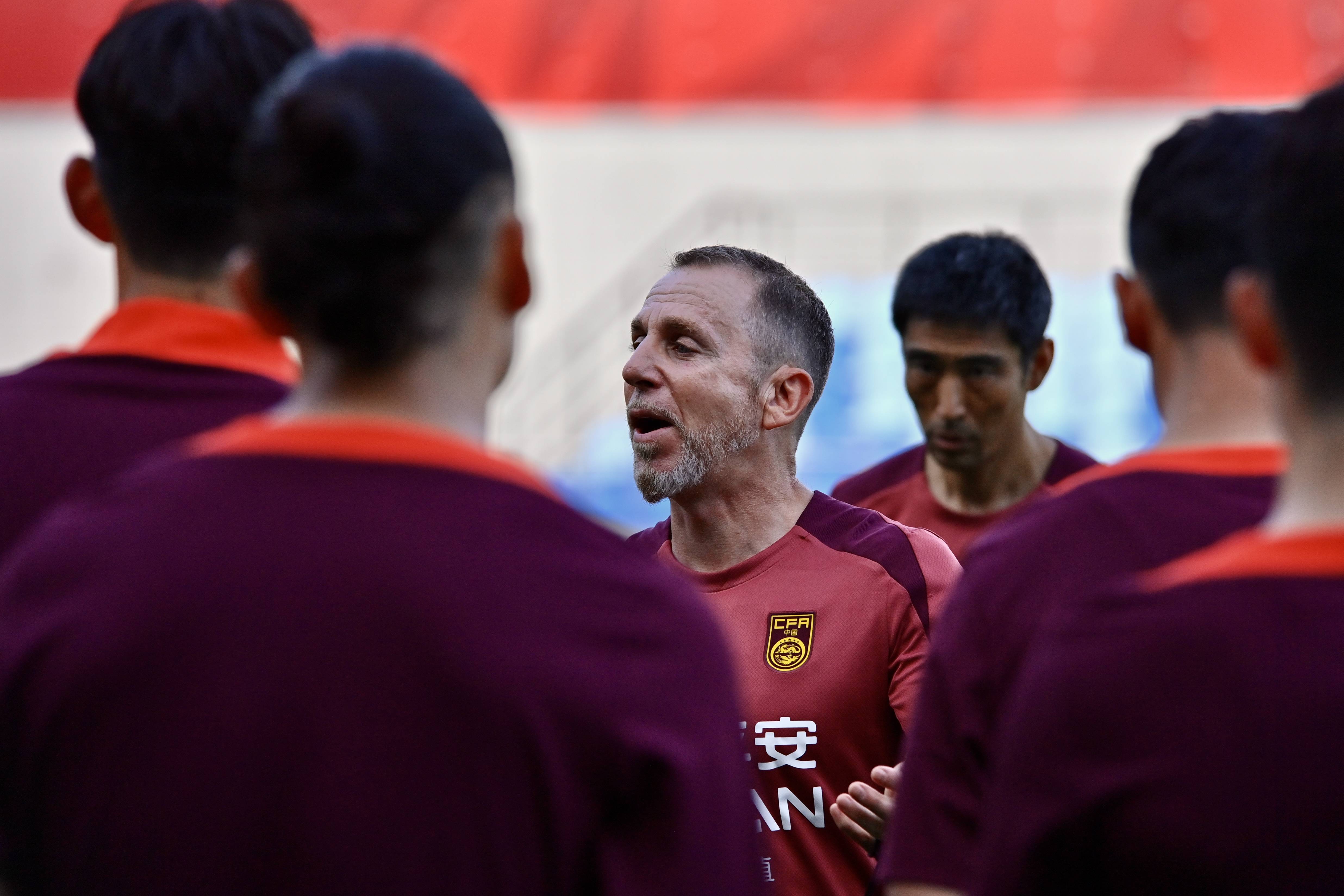 关于纷纷向球员喊话，期待球队取得胜利的信息