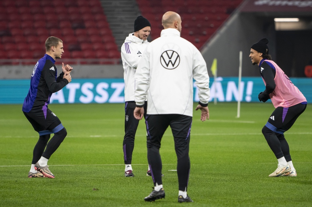 包含德国球队备战国内联赛，期待胜利的词条