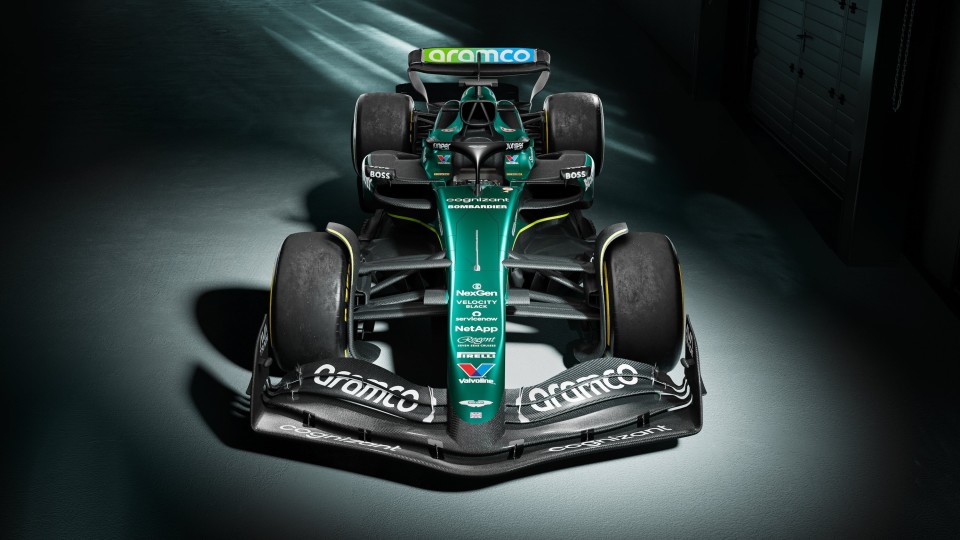 包含威廉姆斯碾压阿斯顿马丁，皮亚斯特里带队取胜的词条