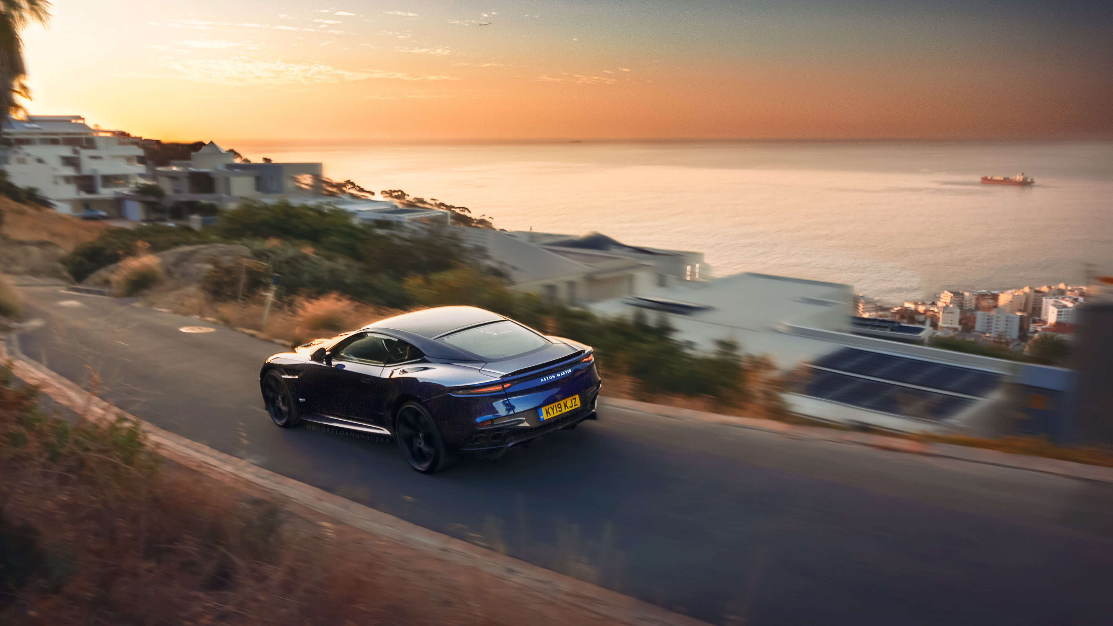 雷火电竞简介-战术铁壁与孤胆英雄，当凯尔特人教科书式压制遭遇米切尔欧冠封神之战