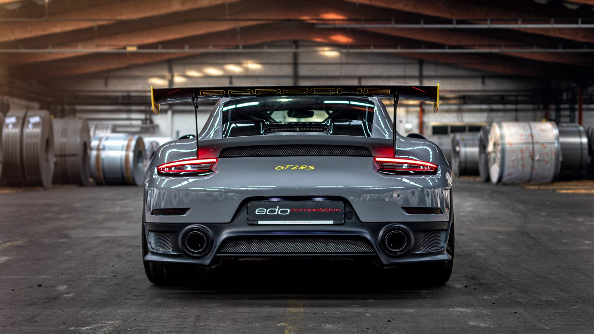 雷火电竞下载-双星破晓时，F1巅峰夜与绿茵场上的自我证明