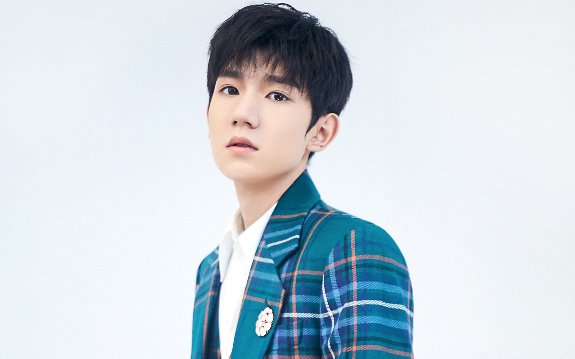 他曾在芝加哥街头借路灯练球，如今在56号公路尽头射落整个国家的黎明