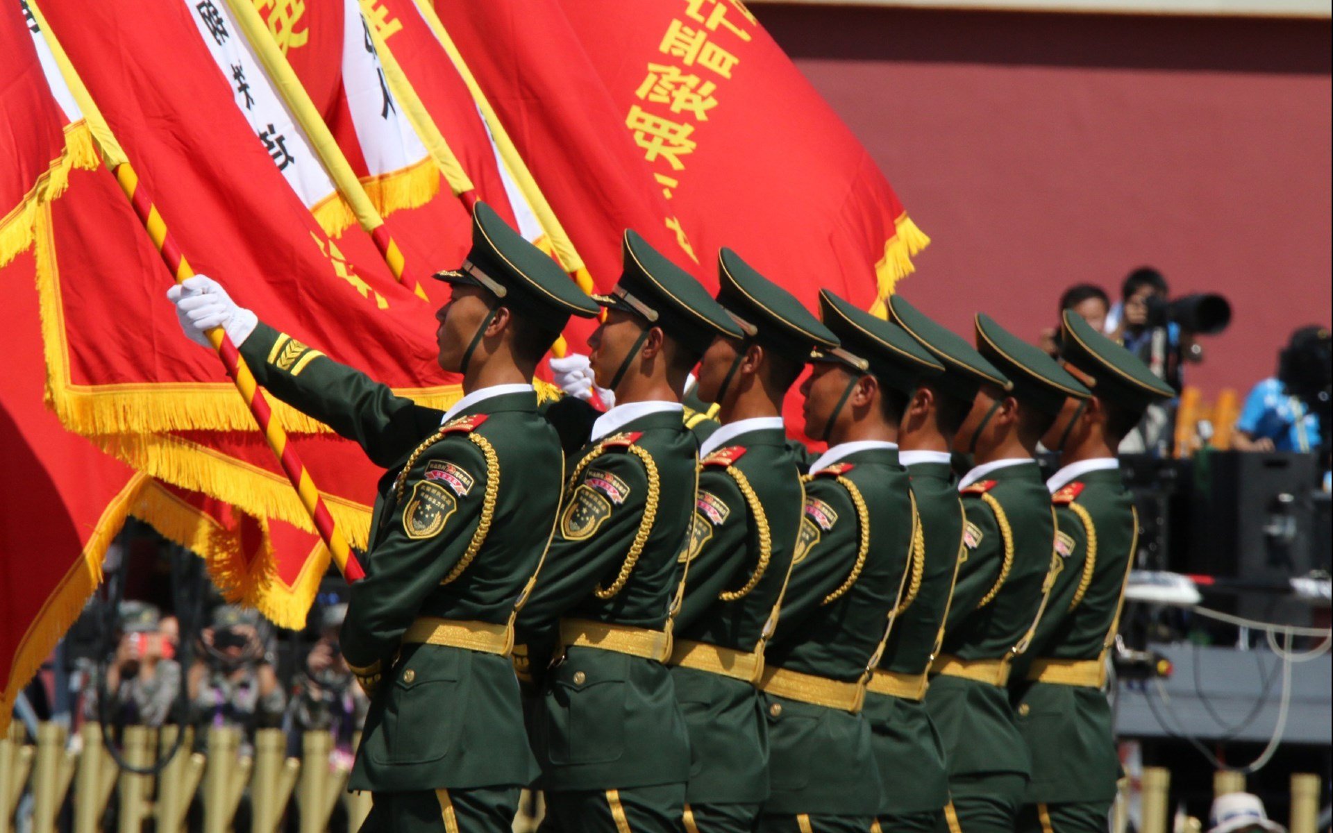 小国寡民掀翻红色帝国，巴尔韦德导演瑞士奇迹